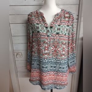 Meera Lane Women's 0X Blue Floral Boho Pullover Vneckline Lightweight Blouse.